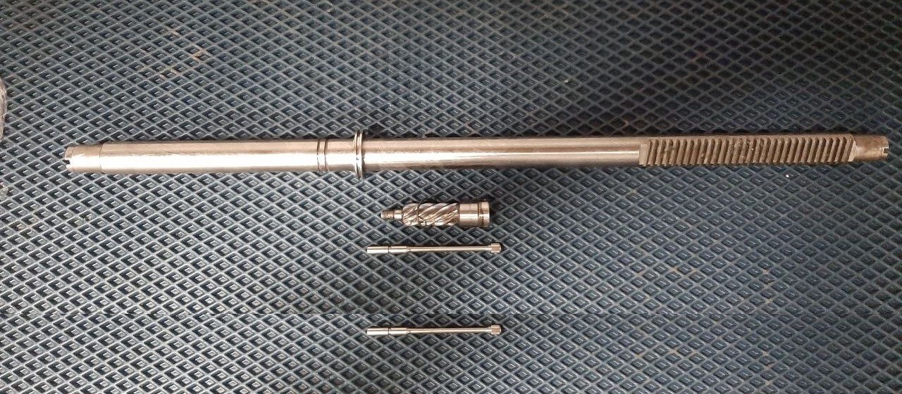 Вал продольный для гидравлической рулевой рейки Mitsubishi Pajer d1: 32 D: 49,5 L: 790 Z: 29 M16×1,5