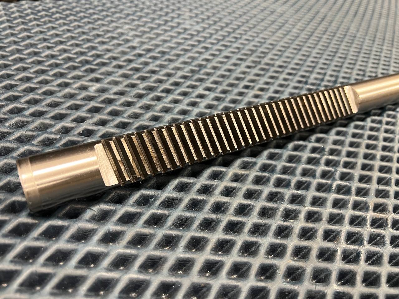 Вал продольный для электрической рулевой рейки Honda Accord IX 2013- d1: 26 L: 730 Z: 32