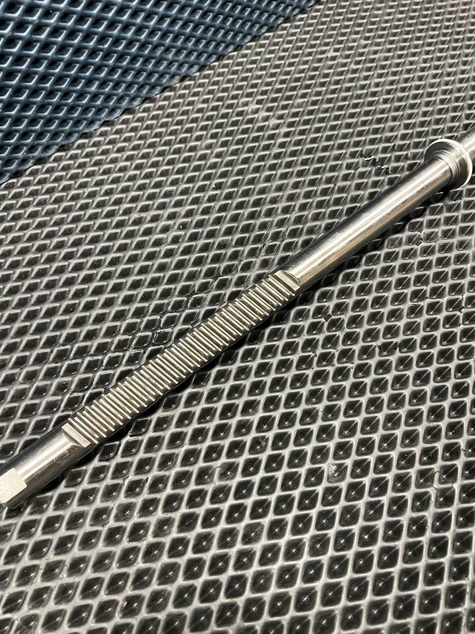 Вал продольный для гидравлической рулевой рейки Renault Duster 2010-