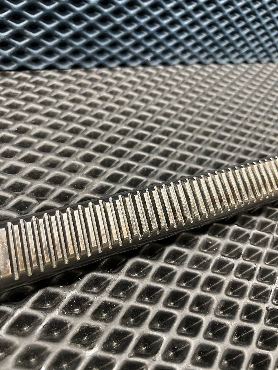 Вал продольный для гидравлической рулевой рейки Toyota Hilux 2015- d1-30 D-45,4 L-715 Z-36 M14×1,5