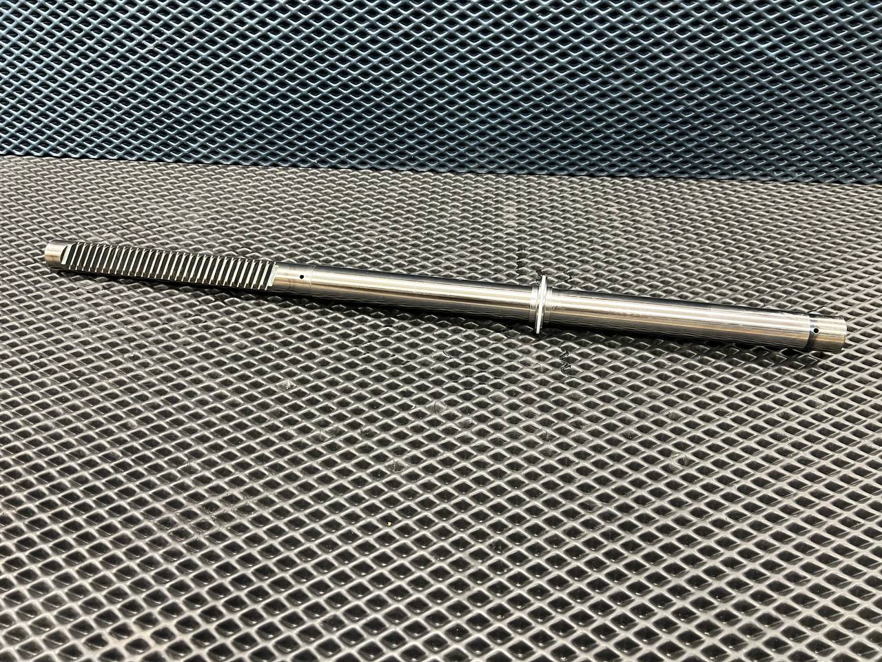 Вал продольный для гидравлической рулевой рейки Ford Transit 1985- d1: 30 D: 45,4 L: 715 Z: 36