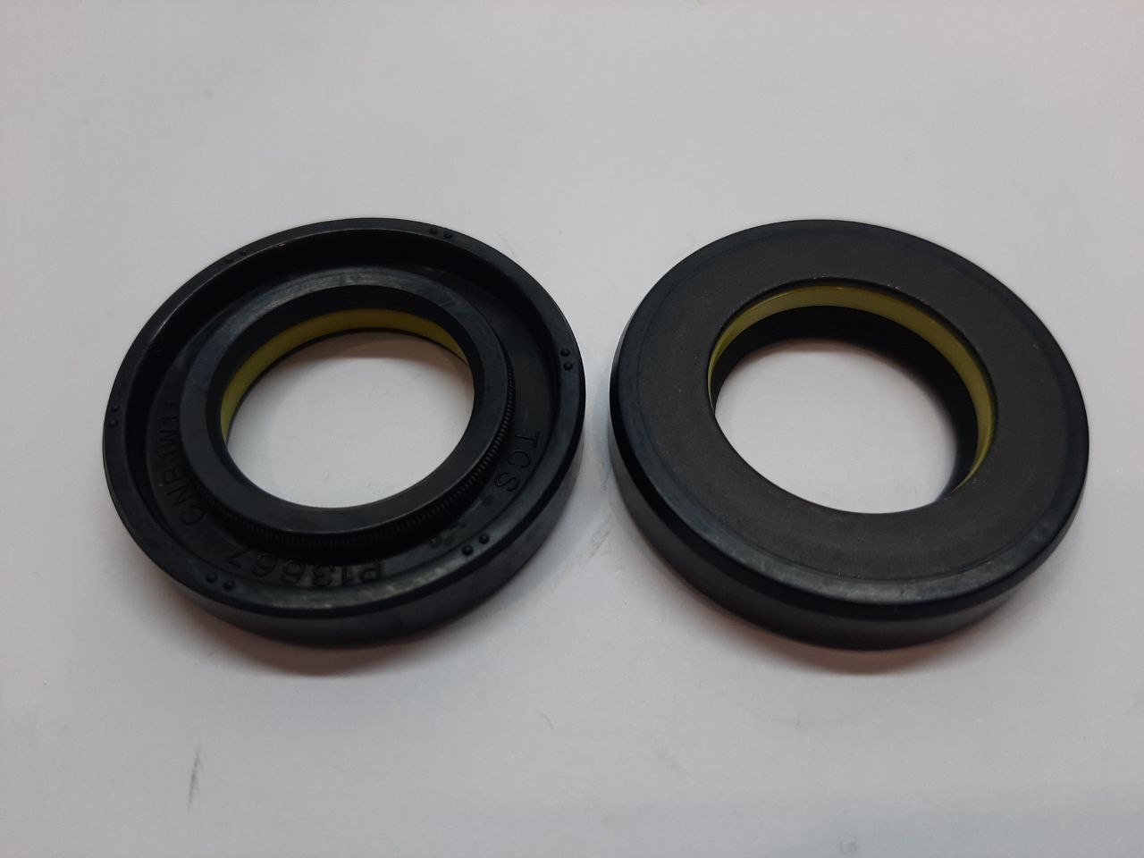 Сальник d1-24 D-42 H-8 Тип: 7V1