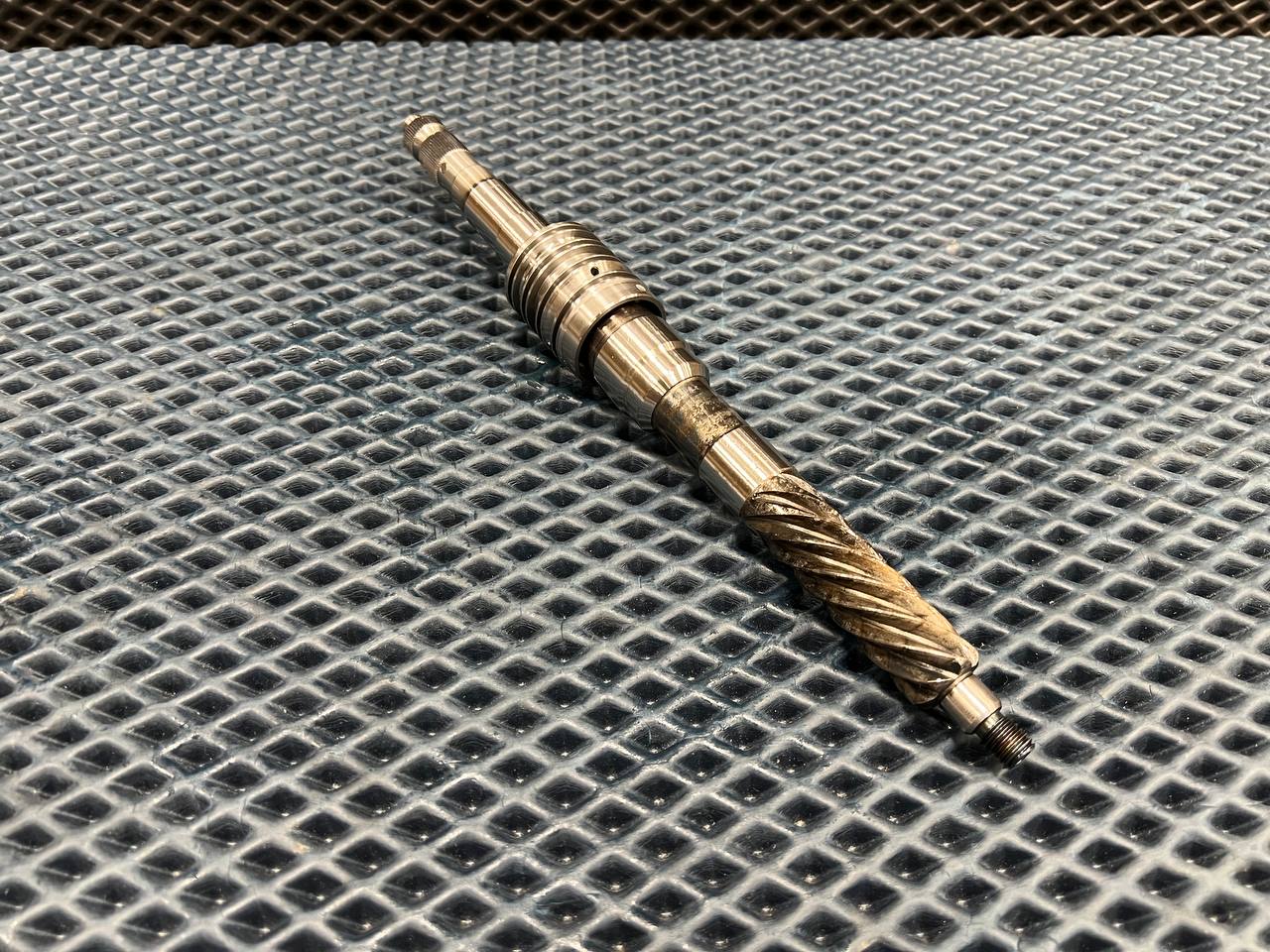 Распределитель рулевой рейки Mercedes Sprinter W906 2006-, VW Crafter 2006-, Hyundai H350 2014-