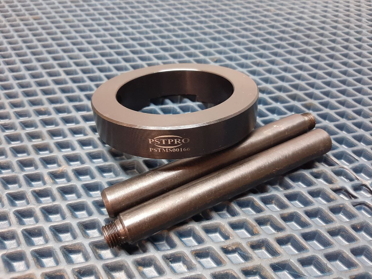 Инструмент для установки/снятия гайки, фиксирующей муфту в корпусе стойки Tesla Model 3 2017-