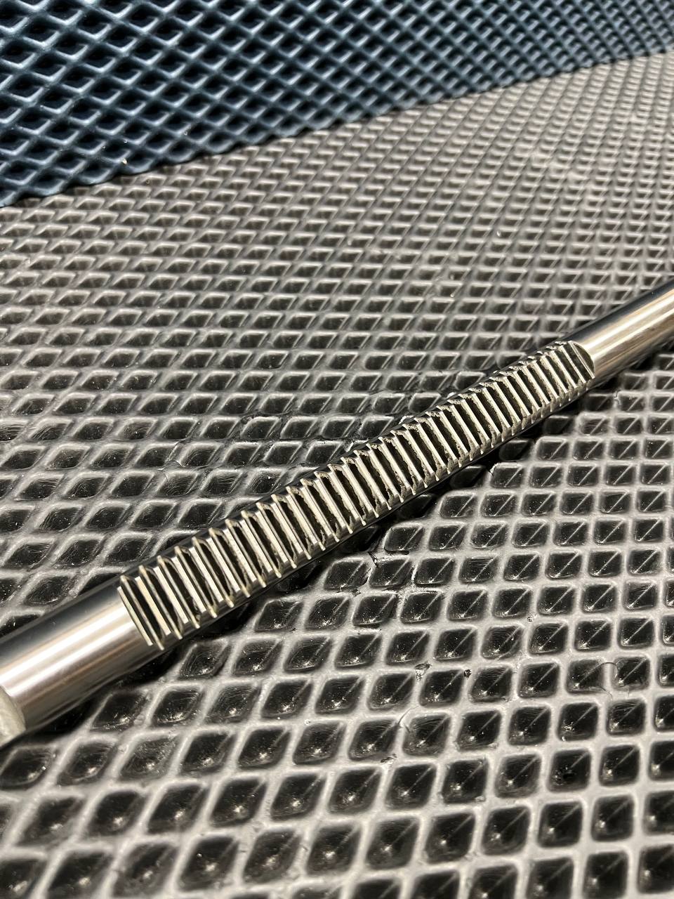 Вал продольный для гидравлической рулевой рейки Skoda Fabia 2000-